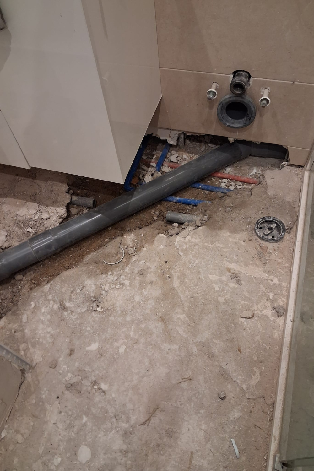 Retirada de elemento sanitario incluida (bañera, inodoro, grifo...)